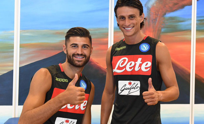 FOTO – Inglese con Luperto, visite mediche per Insigne e Callejon. Il Magnifico sorride