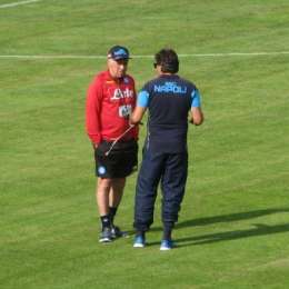 FOTO TN – Napoli in campo, Ancelotti parla con Giuntoli: lunga chiacchierata tra i due