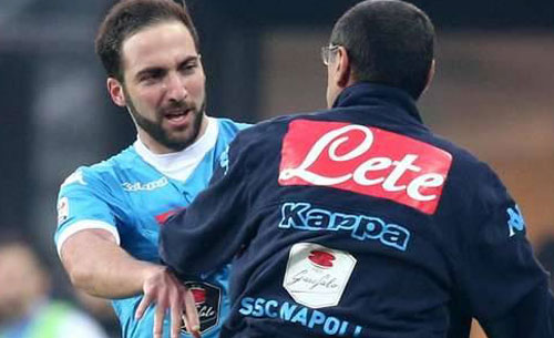 TUTTOSPORT – Sarri vuole a tutti i costi Higuain! Doppia operazione con la Juve da 100 milioni