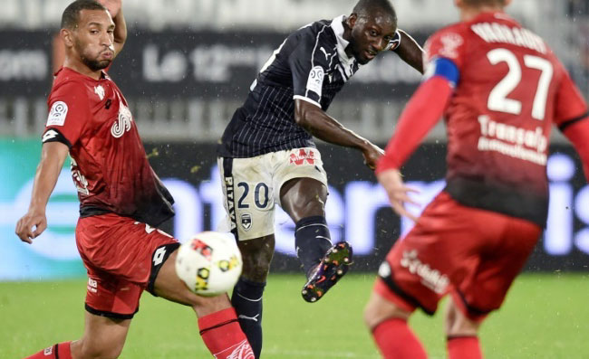 TUTTOSPORT – Terzino, Sabaly primo obiettivo: problema Bordeaux, due le alternative