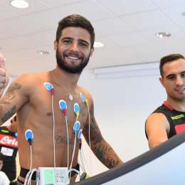 VIDEO – Bagno di folla per Insigne: tifosi scatenati al saluto di Lorenzo