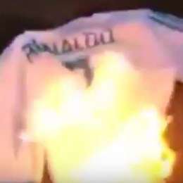 VIDEO – CR7 alla Juventus, pseudo-tifosi azzurri bruciano la sua maglia e inneggiano a Messi