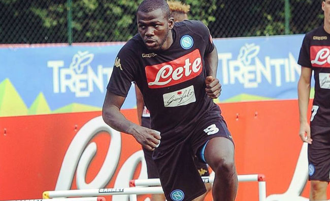 VIDEO – Koulibaly incanta, goal di rabona in allenamento! Compagni con le mani tra i capelli