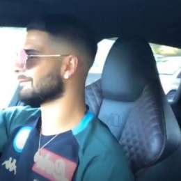 VIDEO – Papà Insigne si coccola i figli prima della partenza: Lorenzo e Roberto in auto prima della partenza