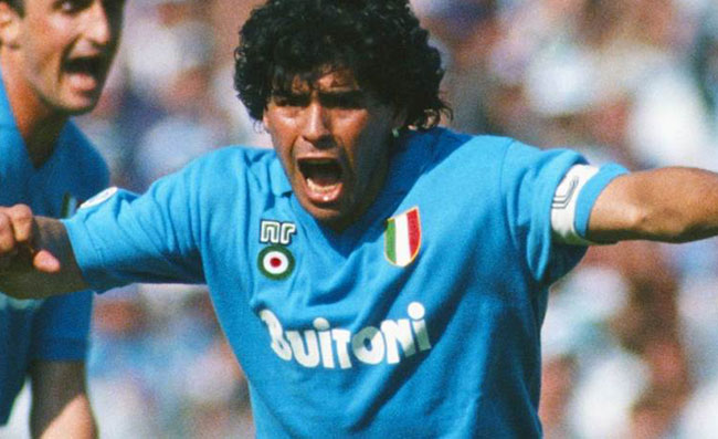 FOTO – Il messaggio di Maradona ai napoletani: “Grazie per avermi trattato come uno di voi”