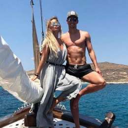 FOTO – Milik in vacanza insieme a Jessica: “Con il mio amore!”