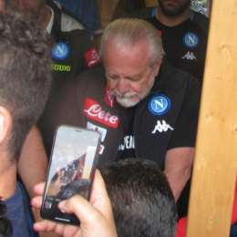 FOTO TN – Sorpresa ADL: va allo store per firmare autografi! I tifosi in coro: “Compraci Cavani!”