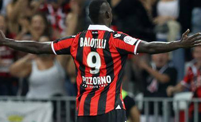 Incredibile Balotelli. L’attaccante si presenta nel ritiro del Nizza. Dietrofront solo momentaneo?