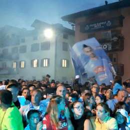 LIVE – Presentazione Napoli, sul palco anche Ancelotti canta e poi parla ai tifosi: “Ho scelto Napoli per il progetto e la passione, possiamo farcela!”