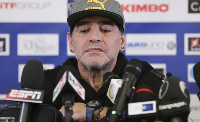 Maradona contro Mark Geiger: “Ladrone!”, arriva la risposta “forte” della FIFA