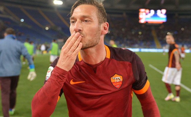 Nasce “Casa Totti”: l’ex campione della Roma in una sit-com con la moglie Ilary Blasi