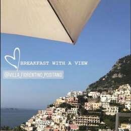 FOTO – Lady Verdi incantata da Positano: che scatto su Instagram