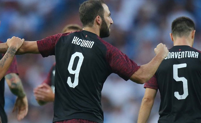 Cagliari-Milan 1-1: Higuain risponde a Joao Pedro, rossoneri a -5 dal Napoli