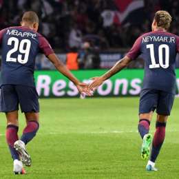 PSG, vittoria per 4-2 sul Nimes: grandi prodezze, tanti errori difensivi e rosso per Mbappè