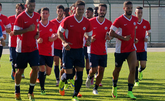 SERIE D – Bari travolgente, tre goal al Messina in trasferta. Buona la prima per De Laurentiis