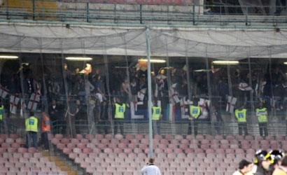 Cori razzisti dei tifosi della Fiorentina: “Terroni quanto puzzate”, la reazione del San Paolo