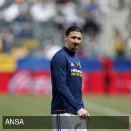 Prodezza per il gol numero 500, Ibra esulta: “Sono il Dio del gol”