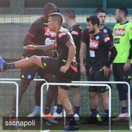 Allenamento mattutino, il report del club: rosa divisa in due gruppi, chiusura con esercitazioni al tiro