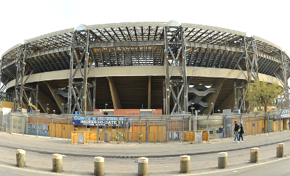 FOTO – De Luca: “C’è un disegno dietro l’incuria, ecco come sarà il San Paolo tra qualche anno”