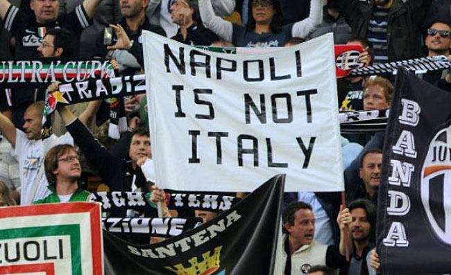 Juventus, i tifosi: “Quest’anno temiamo solo il Napoli”. Poi brutti commenti su Ancelotti