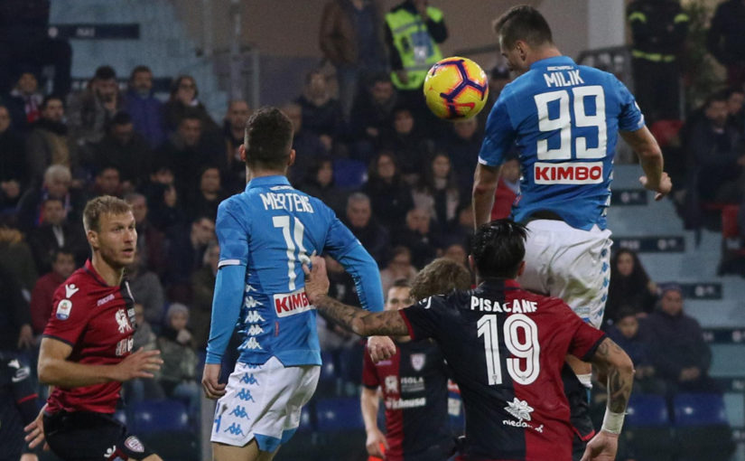 Cagliari-Napoli 0-1: risolve Milik su punizione al 91′