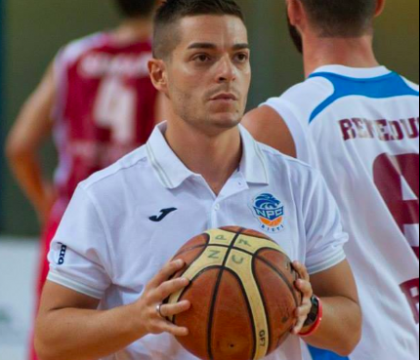 Alessandro Rossi il coach napoletano che sta facendo sognare il basket a Rieti