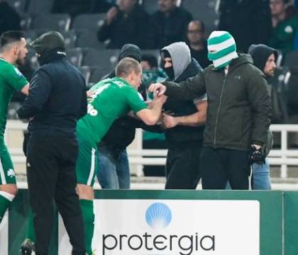 Grecia, sospeso il derby Panathinaikos-Olympiacos. Tifosi in campo con armi