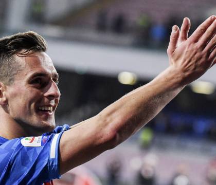 Milik: «Due gol tra me e Messi su punizione? Lui è di un altro pianeta»