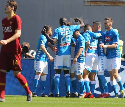 Nella ripresa il Napoli fa il Napoli e passeggia sulla Roma (1-4)