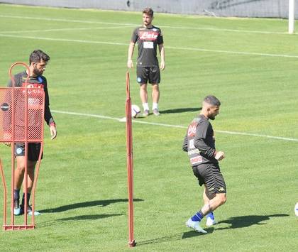 Allenamento Napoli: Insigne prima in gruppo e poi lavoro personalizzato