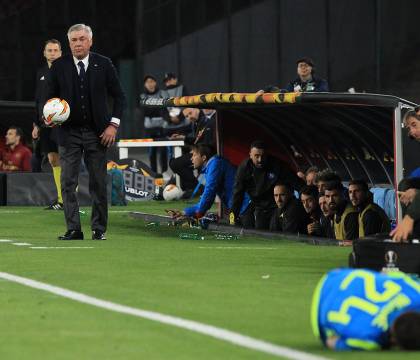 Ancelotti sostituisce Insigne che non la prende affatto bene