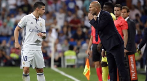 James Rodriguez si allontana dal Napoli. Zidane: “Felice di averlo al Real Madrid”