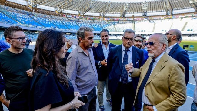 De Laurentiis: “Fare le cose all’ultimo minuto, è una prerogativa di Napoli. Lunedì firmeremo la convenzione”