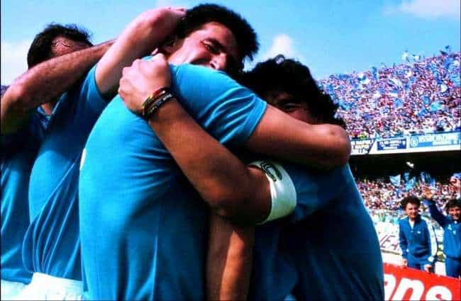 Maradona, il Gimnasia: “Napoli, vi rubiamo il coro”, il club azzurro risponde