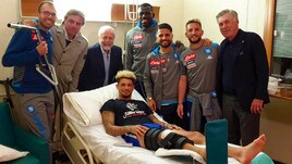 Napoli, visita speciale a Malcuit: “Forza Kevin, ti aspettiamo”