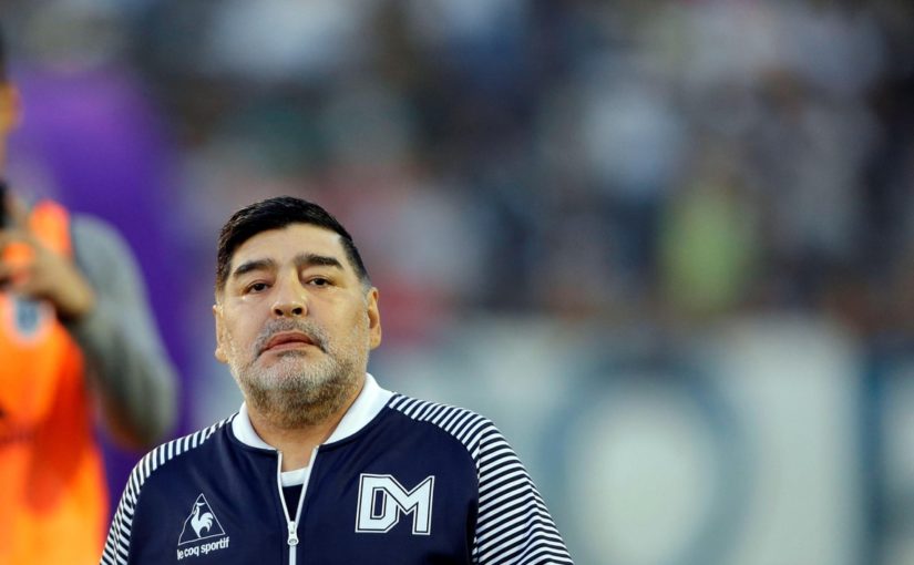 Maradona invita Messi: “Vai a giocare a Napoli”