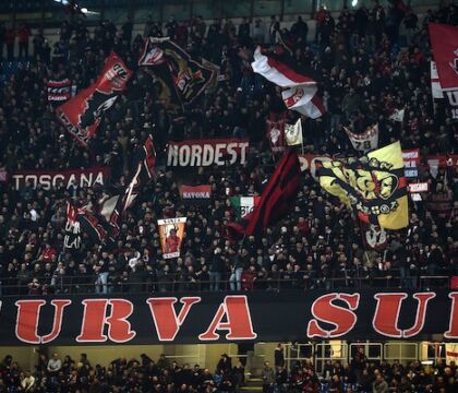 Milan, continua la contestazione dei tifosi: «Giocatori senza voglia e dignità, siete lo specchio di questa società»